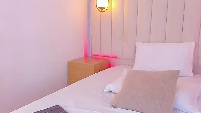 kosmic_Angel: онлайн-секс-чат