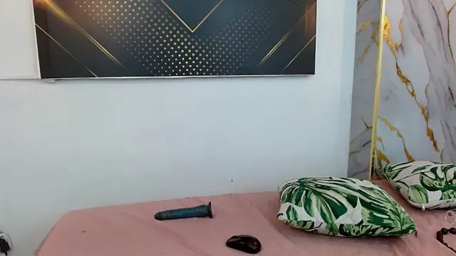 Chatroom XXX en direct de HannaHot_69