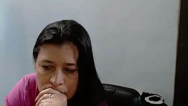 KARYNA_MILF: онлайн-секс-чат