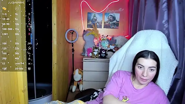 Fiery_Brunette_: онлайн-секс-чат