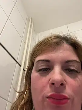 Lombada Adlı Modelin Canlı XXX Sohbeti