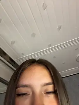 Miia_Millerr Adlı Modelin Canlı XXX Sohbeti