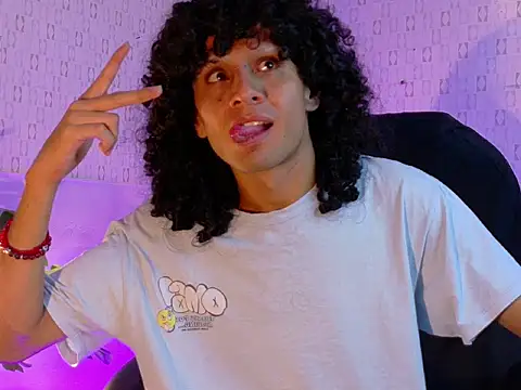 Chat XXX en directo de 4L3JX