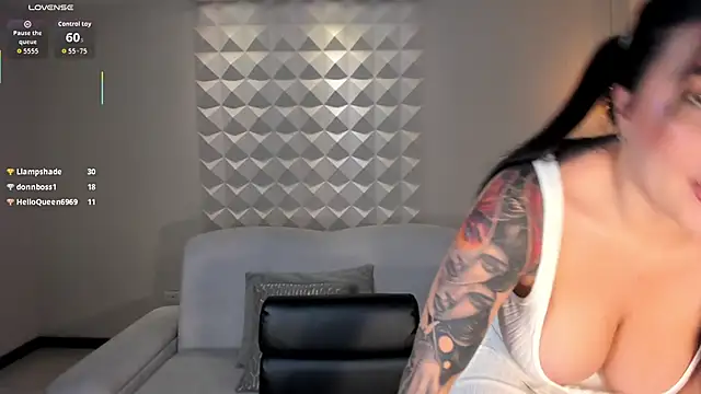 MilaVelvet_ élő XXX-chatje