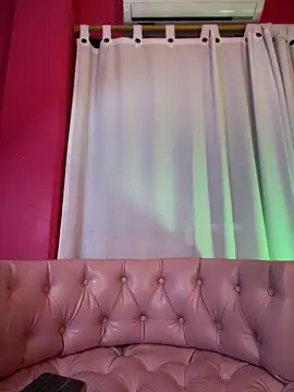 NovaFoxx Obrolan Langsung XXX