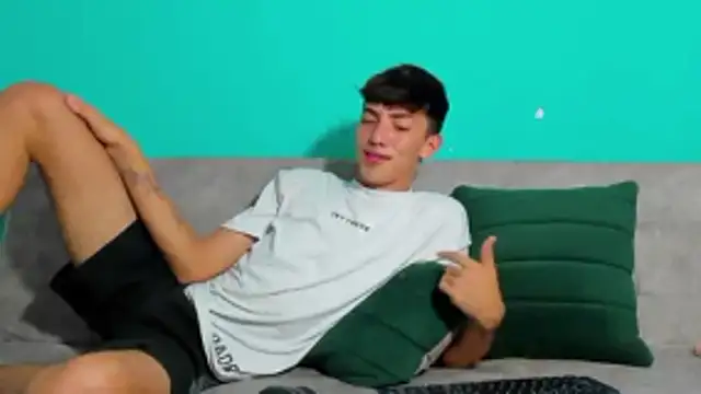 Maikol_Ortiz: διαδικτυακό σόου στην κάμερα