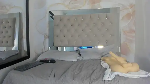 ainaah_ Adlı Modelin Canlı XXX Sohbeti