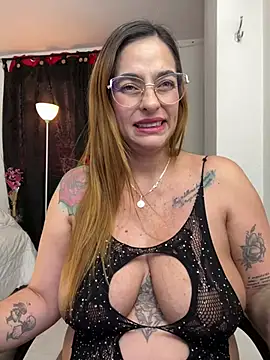 Alessandra_Schmoll live XXX chat