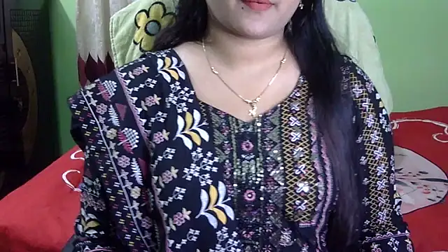 BengaliQueenStar Adlı Modelin Canlı XXX Sohbeti