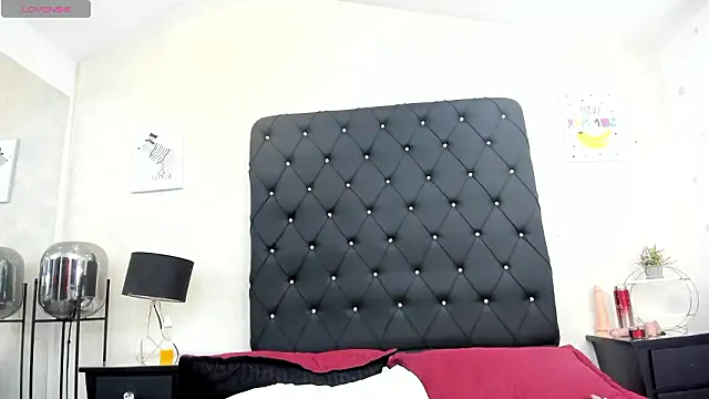 alana_johnson_0 Show in webcam