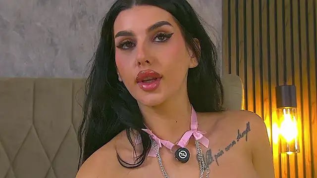 AmyBlair Chat XXX in diretta