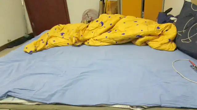 huzi518 Adlı Modelin Canlı XXX Sohbeti