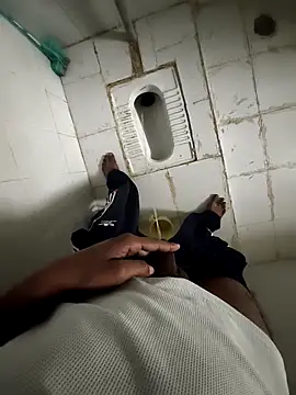 Alexbhuriya420 Adlı Modelin Canlı XXX Sohbeti