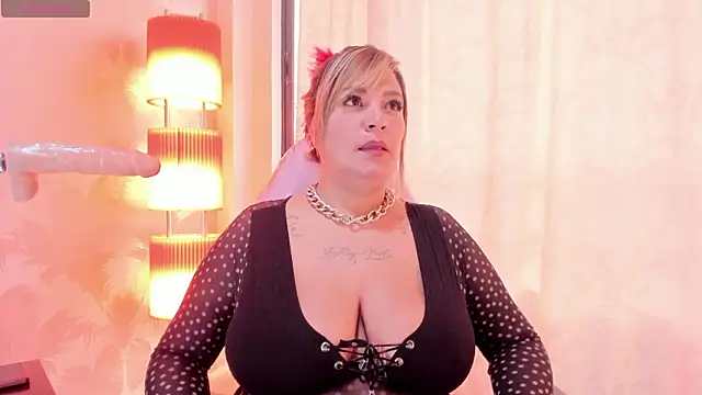 Chat XXX en directo de Elise-Leyton