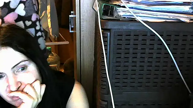 JarivaneのライブXXXチャット