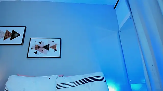 PauleteW10: вебкам-шоу