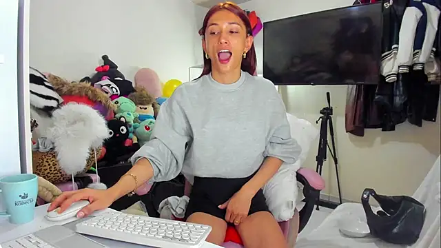 Lawrncesofiets: διαδικτυακό σόου στην κάμερα