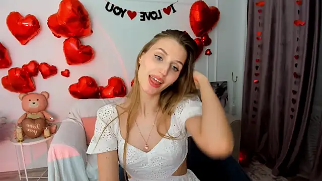 NaturalBeaty's Live XXX Chat