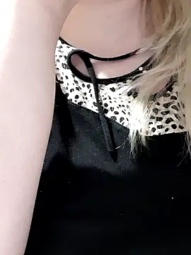 Онлайн чат XXX Missy_DM