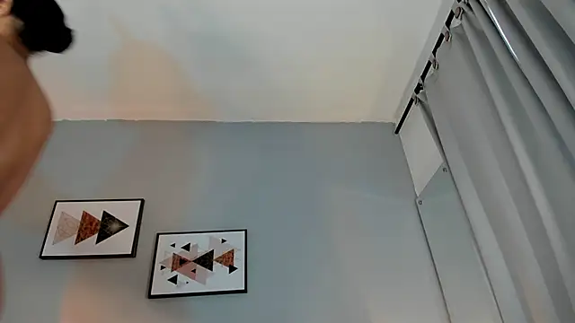 PauleteW10 Adlı Modelin Canlı XXX Sohbeti