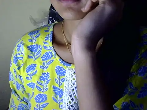 Khushi_v's Webcam Show