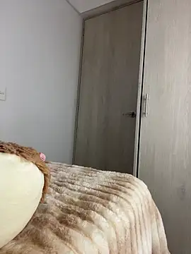 ZaraLuuv's Webcam Show