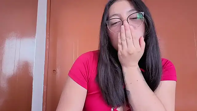 دردشة MiaKimky الجنسية المباشرة