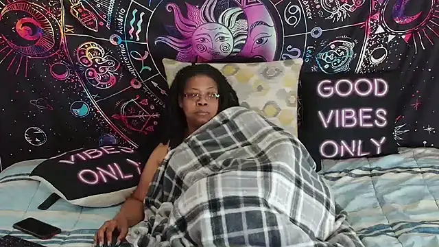 RENAESPLEASUREPALACE Show in webcam