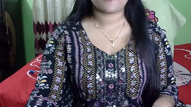 BengaliQueenStar Chat XXX in diretta