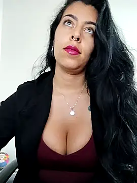 LuiannaのライブXXXチャット