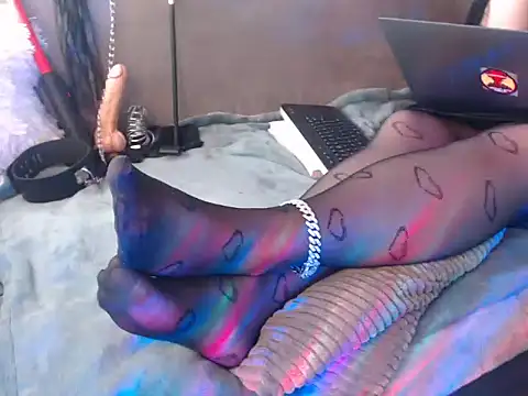 GoddessMonicaAngels' Live XXX Chat