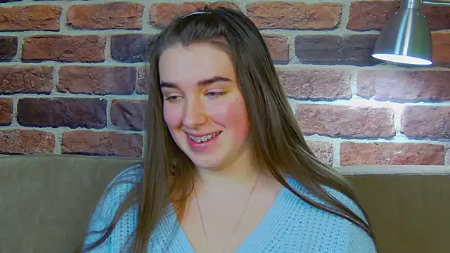 Pokazy przed kamerką – Sofia_Hugs