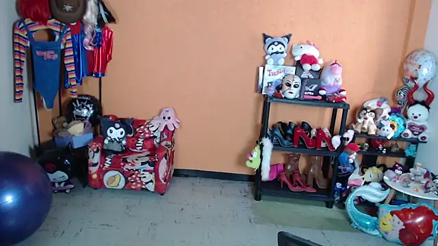 MissMiia2 现场XXX聊天