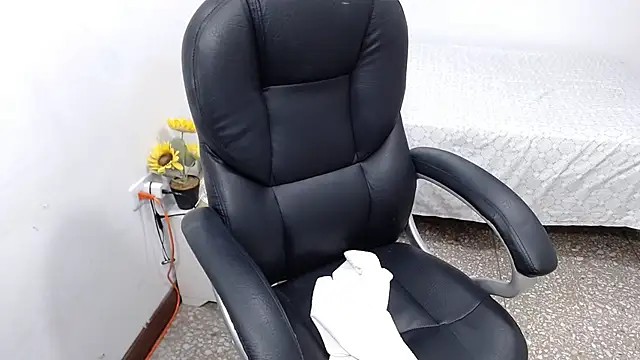 emiliaa_hot 网络视讯表演