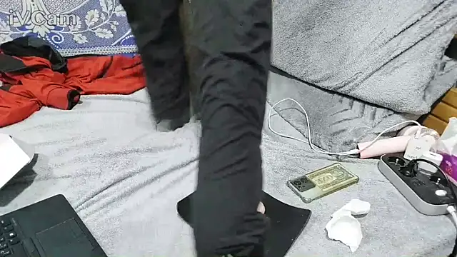 yazin19's Live XXX Chat