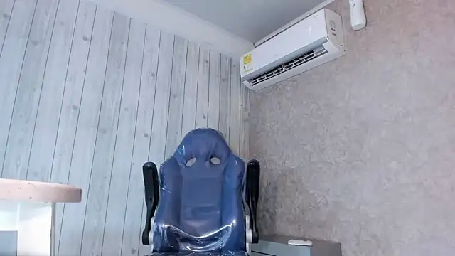 mike_aly's Live XXX Chat