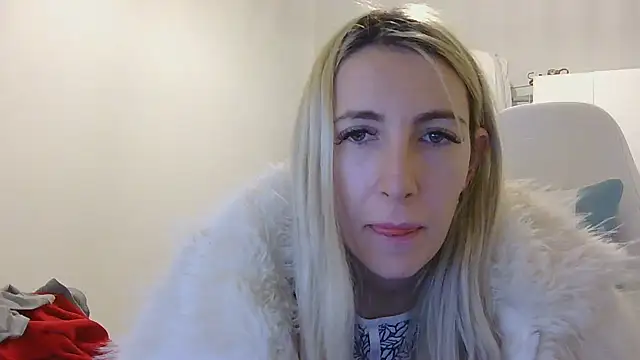 XXX chat uživo modela BarbieBlondieGirl