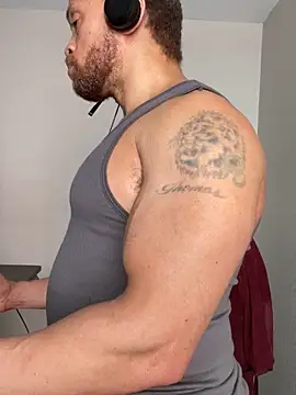 แชท XXX สดของ Fathero1time