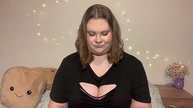 BriannaFlirty 在線直播表演