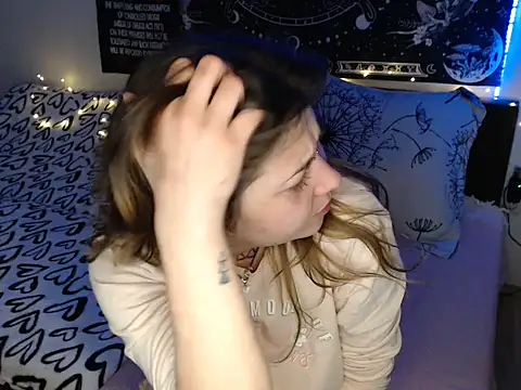 دردشة AlienforTwenty الجنسية المباشرة