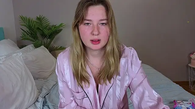 VladaHotxx: онлайн-секс-чат