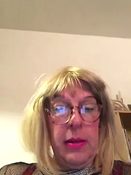 simone_xdressing webcam show