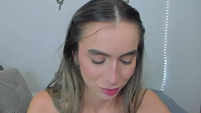 im_sarah34 Adlı Modelin Canlı XXX Sohbeti