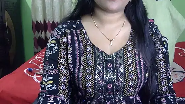 BengaliQueenStar élő XXX-chatje