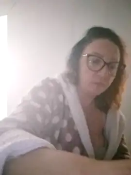 Milfa_nimfomana: απευθείας συνομιλία ΧΧΧ