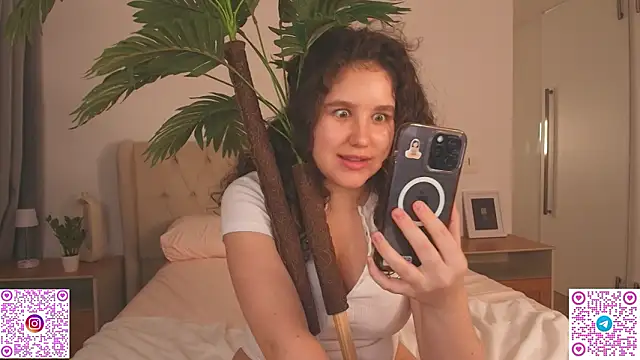 Chat +18 de Ariella_Sol ao vivo