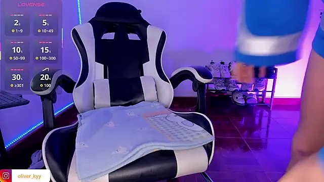 oliver_kyy Webcam Show
