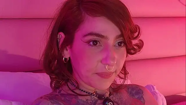 Evangelyne_1 Adlı Modelin Canlı XXX Sohbeti