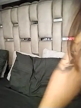 Chat XXX en directo de chelaqueen_