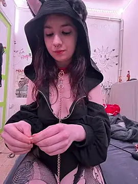 aiyorimidnight's Webcam Show